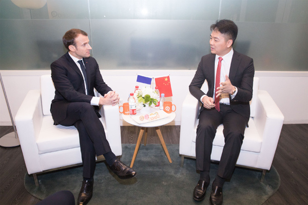 French President Emmanuel Macron meets with Liu Qingdong, founder and CEO of JD, on January 9, 2018. (Photo provided to chinadaily.com.cn) French President Emmanuel Macron meets with Liu Qingdong, founder and CEO of JD, on January 9, 2018. (Photo provided to chinadaily.com.cn)