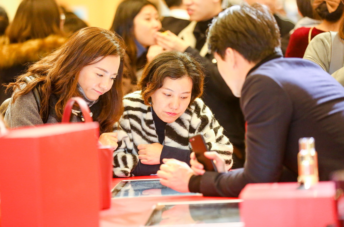 China retail sales up 9.4% in April