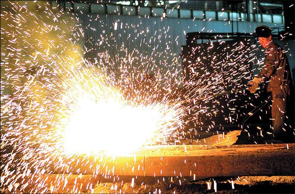 Nation stays on solid growth path in April