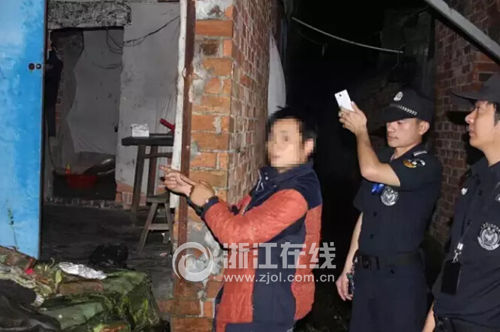 Police raid a secretive prostitution den near a graveyard. (Photo/www.zjol.com.cn) Police raid a secretive prostitution den near a graveyard. (Photo/www.zjol.com.cn)