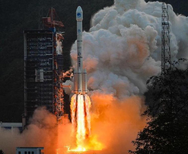 A Long March-3B carrier rocket carrying a new-generation Beidou satellite lifts off from the Xichang Satellite Launch Center in Xichang, southwest China's Sichuan Province, Sept. 30, 2015. (Photo/Xinhua) A Long March-3B carrier rocket carrying a new-generation Beidou satellite lifts off from the Xichang Satellite Launch Center in Xichang, southwest China's Sichuan Province, Sept. 30, 2015. (Photo/Xinhua)