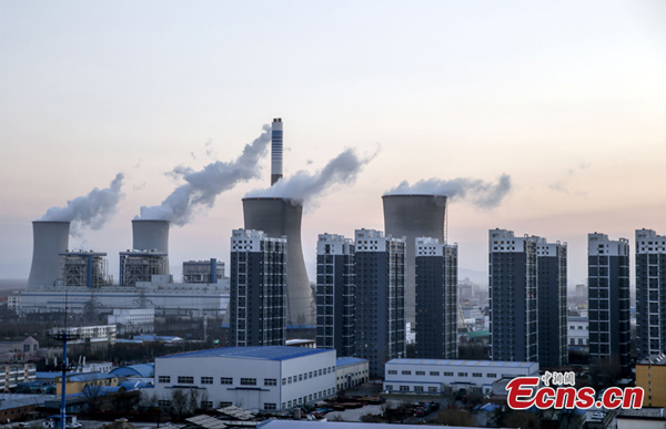 Photo shows factories and residential buildings in Hebei Province, early December, 2015. (Photo: China News Service/Zhang Hao) Photo shows factories and residential buildings in Hebei Province, early December, 2015. (Photo: China News Service/Zhang Hao)