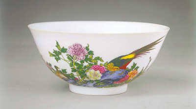 An antique cloisonne enamel bowl made during the Qing Dynasty. (File photo) An antique cloisonne enamel bowl made during the Qing Dynasty. (File photo)