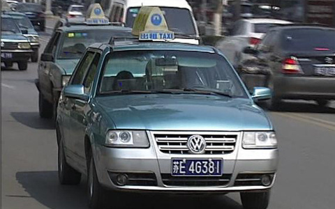 Suzhou, a tourism city in eastern China's Jiangsu Province plans to abolish the monthly franchise fees charged to taxi divers starting from March 1. (File photo) Suzhou, a tourism city in eastern China's Jiangsu Province plans to abolish the monthly franchise fees charged to taxi divers starting from March 1. (File photo)