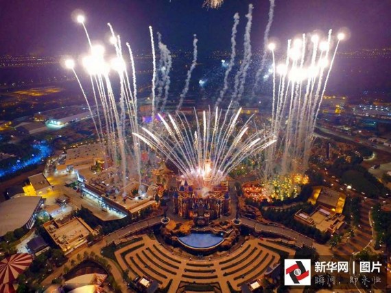 Fireworks explode over Shanghai Disneyland at the Shanghai Disney Resort to mark the 30-day countdown to its grand opening in Pudong, Shanghai, China, May 16, 2016.(Photo/Xinhuanet.com) Fireworks explode over Shanghai Disneyland at the Shanghai Disney Resort to mark the 30-day countdown to its grand opening in Pudong, Shanghai, China, May 16, 2016.(Photo/Xinhuanet.com)