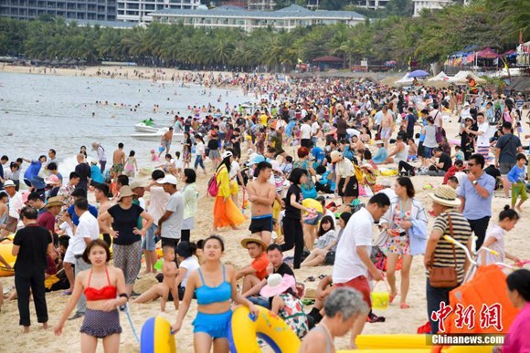The Dadonghai beach in Sanya, Hainan Province. (File photo/Chinanews.com) The Dadonghai beach in Sanya, Hainan Province. (File photo/Chinanews.com)