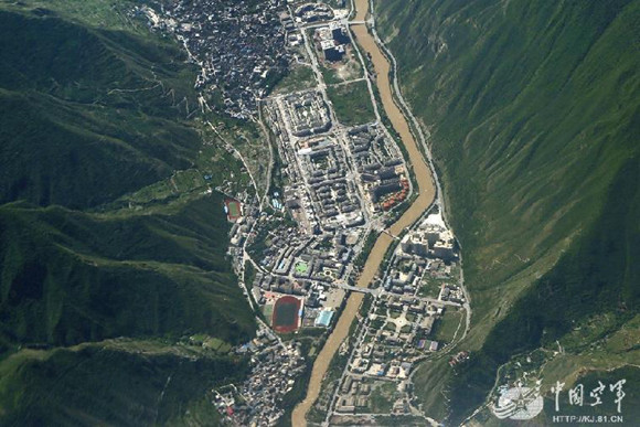 An aerial image shows the earthquake-hit area in Jiuzhaigou County, Southwest China’s Sichuan Province. (Photo/81.cn) An aerial image shows the earthquake-hit area in Jiuzhaigou County, Southwest China’s Sichuan Province. (Photo/81.cn)