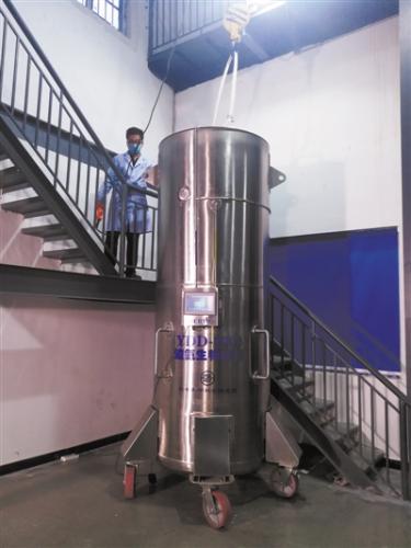 Zhan Wenlian's body is restored in a 2,000-liter container with liquid nitrogen. (Photo/Science and Technology Daily) Zhan Wenlian's body is restored in a 2,000-liter container with liquid nitrogen. (Photo/Science and Technology Daily)