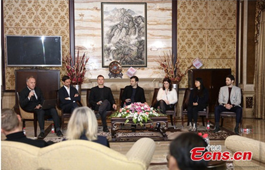Invited designers and artists share their views at a session of the forum titled Global Design: Inspired by China, Beijing, Jan 18, 2018. (Photo provided to China News Service) Invited designers and artists share their views at a session of the forum titled Global Design: Inspired by China, Beijing, Jan 18, 2018. (Photo provided to China News Service)