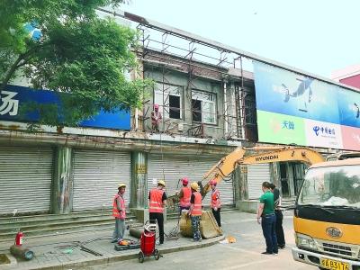 Traditional electronics market says goodbye to Beijing's tech hub 