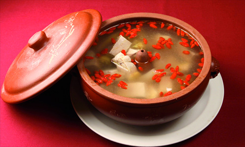 <p> </p>  <p><strong>Yunnan: Yunteng Shifu</strong></p>  <p> </p>  <p>Elsewhere in southwest China, Yunnan Province is another favored home of one of China's most popular cuisines. A signature dish is guoqiao mixian (bridge-crossing rice noodles), but there's more than just noodles to sink your teeth into at the provincial restaurant of Yunteng Shifu. One of the restaurant's waiters, Qi Liegang, said that about 80 percent of wait staff hail from Yunnan. We also get our fresh ingredients direct from Yunnan because many of the mushrooms are not available in Beijing. Most mushrooms [from Yunnan] in Beijing are either preserved or dried, but we insist on fresh flavors.</p>  <p> </p>  <p>A Web user named Corrine 8311 commented on restaurant review website Dianping that, as a Yunnan native herself, Yunteng Shifu is her favorite Yunnan restaurant in Beijing. They have a great selection of dishes on the menu, including potted rice noodles, which are hard to find at other Yunnan restaurants. Even though the mushrooms used in their dishes add to the cost, the fresh flavor makes it worth it.</p>  <p> </p>  <p>Address: Inside Yunteng Hotel, 7 Donghuashi Beili Dongqu, Chongwen district</p>  <p> </p>  <p>Contact: 6713-6439/6713-6437</p>  <p> </p>  <p>Recommended dishes: bridge-crossing rice noodles, mushrooms, qiguoji (chicken stewed in a pot)</p>  <p> </p>  <p>Average price per person: 70 yuan</p>