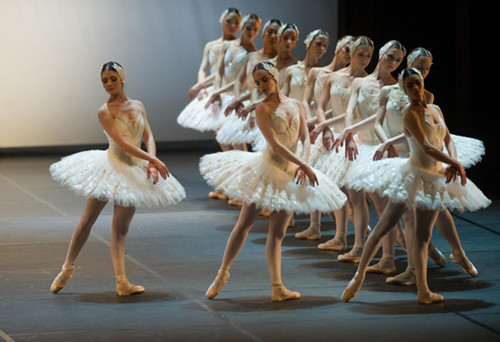 Dancers from Staatsballett Berlin perform during a rehearsal in Beijing on June 4, 2013. Staatsballet Berlin will stage the full version of La Pri and also a Mixed Program at the National Center for the Performing Arts in Beijing from June 5 to June 9. Staatsballett Berlin is the largest ballet company in Germany. [Photo/Xinhua]