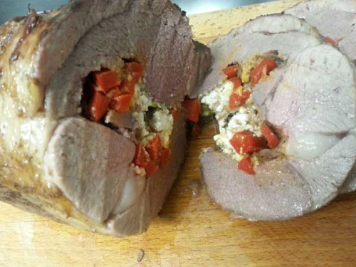 Stuffing the butterflied leg of lamb with layers of peppers and cheese is easy to do, and when the final dish is sliced, the spiraling design makes the meat and stuffing as beautiful as it is delicious. Photo provided to China Daily Stuffing the butterflied leg of lamb with layers of peppers and cheese is easy to do, and when the final dish is sliced, the spiraling design makes the meat and stuffing as beautiful as it is delicious. Photo provided to China Daily