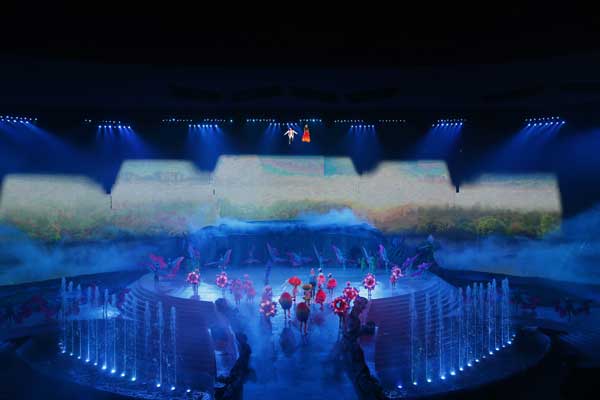 Attraction features impressive visual effects with large screens and excellent use of lights and thrilling acrobatics. Photo provided to China Daily Attraction features impressive visual effects with large screens and excellent use of lights and thrilling acrobatics. Photo provided to China Daily