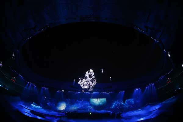 Attraction features impressive visual effects with large screens and excellent use of lights and thrilling acrobatics. Photo provided to China Daily Attraction features impressive visual effects with large screens and excellent use of lights and thrilling acrobatics. Photo provided to China Daily