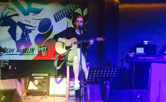 French folk singer Elsa Kopf performs at Elsa Kopf Beijing on April 24, 2015. (Photo by Jiang Wanjuan/chinadaily.com.cn) French folk singer Elsa Kopf performs at Elsa Kopf Beijing on April 24, 2015. (Photo by Jiang Wanjuan/chinadaily.com.cn)