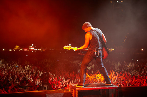 Linkin Park performs at a concert of The Hunting Party Tour. (Photo/China Daily) Linkin Park performs at a concert of The Hunting Party Tour. (Photo/China Daily)