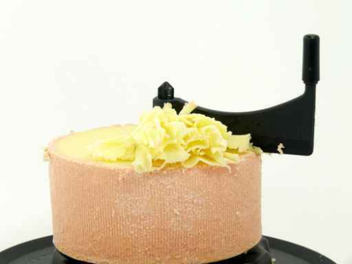 Monk's head cheese is a Swiss favorite, best served fresh, though it's also packaged for supermarkets and even the Swiss airline. (Photo provided to China Daily)