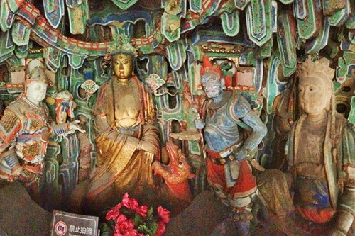 Buddhist statue inside Xuankong Temple. (Photo by Isidoro Ramirez/For chinadaily.com.cn) Buddhist statue inside Xuankong Temple. (Photo by Isidoro Ramirez/For chinadaily.com.cn)