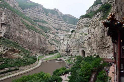 The Hanging Monastery is located in the north of Shanxi province, about 65 kilometers from the old capital city of Datong (Photo by Aron Deepankar/For chinadaily.com.cn) The Hanging Monastery is located in the north of Shanxi province, about 65 kilometers from the old capital city of Datong (Photo by Aron Deepankar/For chinadaily.com.cn)