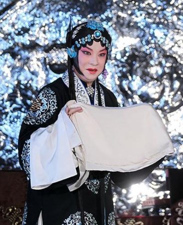 Hu Wenge is known for his performance in Peking Opera piece Farewell My Concubine. (Zou Hong/For China Daily) Hu Wenge is known for his performance in Peking Opera piece Farewell My Concubine. (Zou Hong/For China Daily)