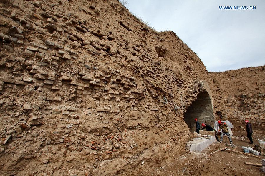 Military castle of Ming Dynasty under restoration in Hebei province(1/5)