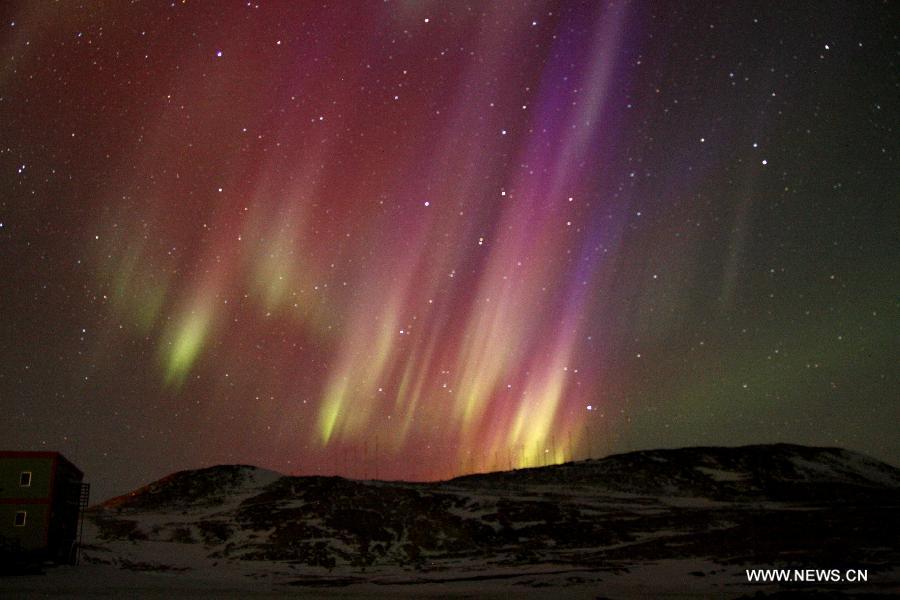 Scenery of aurora above Chinese scientific research base in Antarctica(1/3)