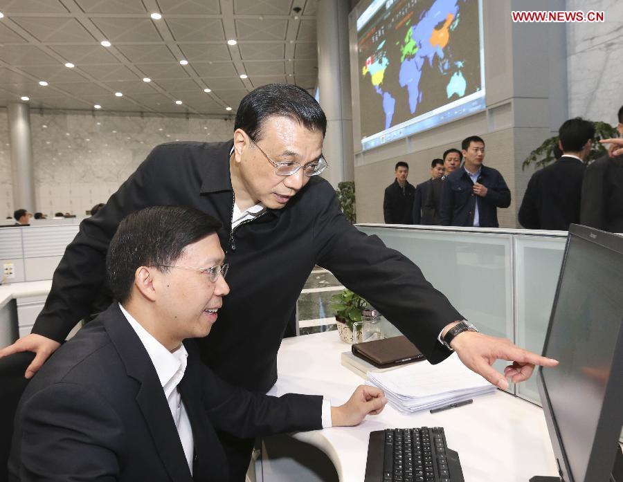 Premier Li makes inspection tour in ICBC, China Development Bank(1/2)