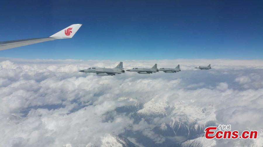 Pakistani jets escort Chinese President's plane(1/9)