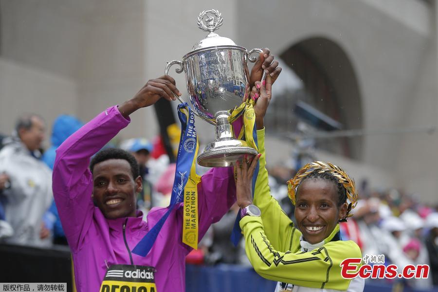 Desisa, Rotich win the 2015 Boston Marathon(1/7)