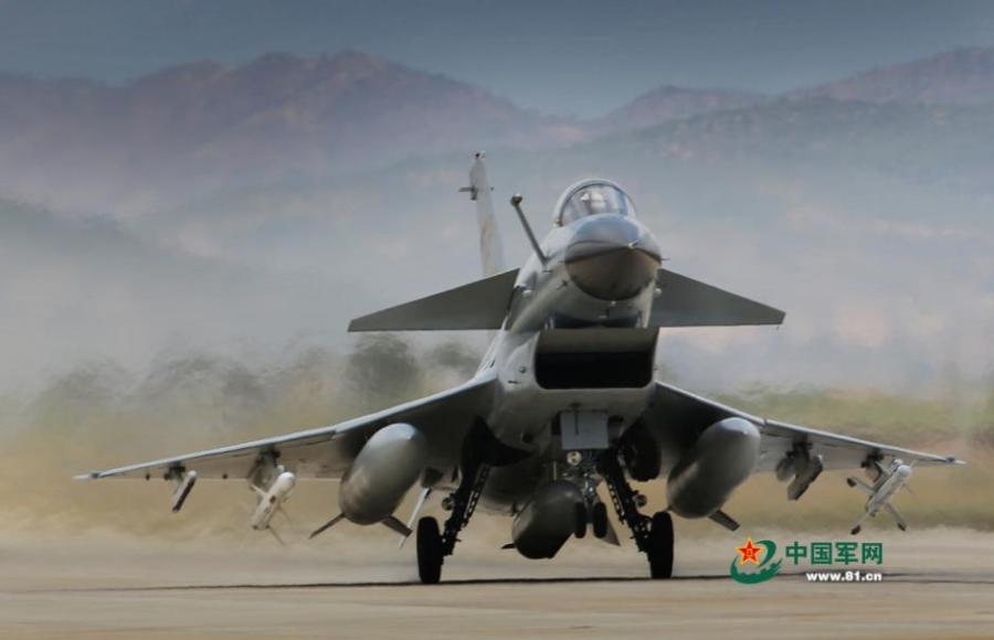 A peek at J-10 and J-11 fighters in training (1/9)