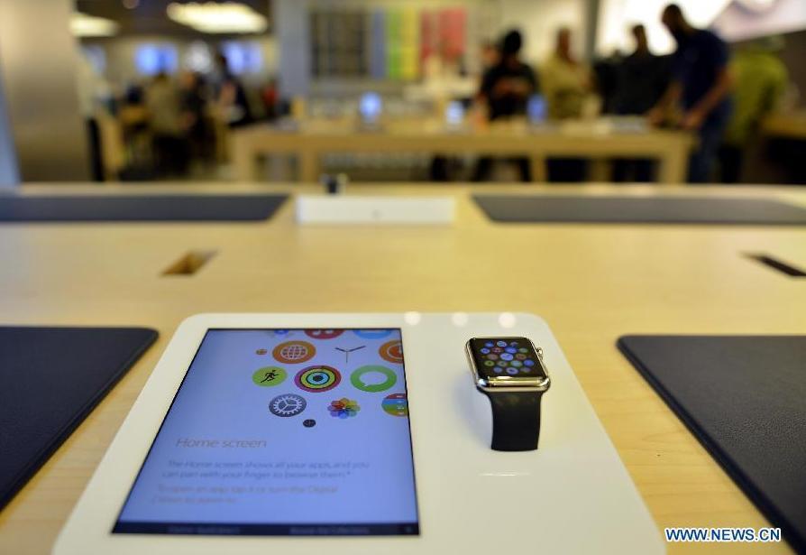 Apple Watch goes on sale around world on Friday(1/3)