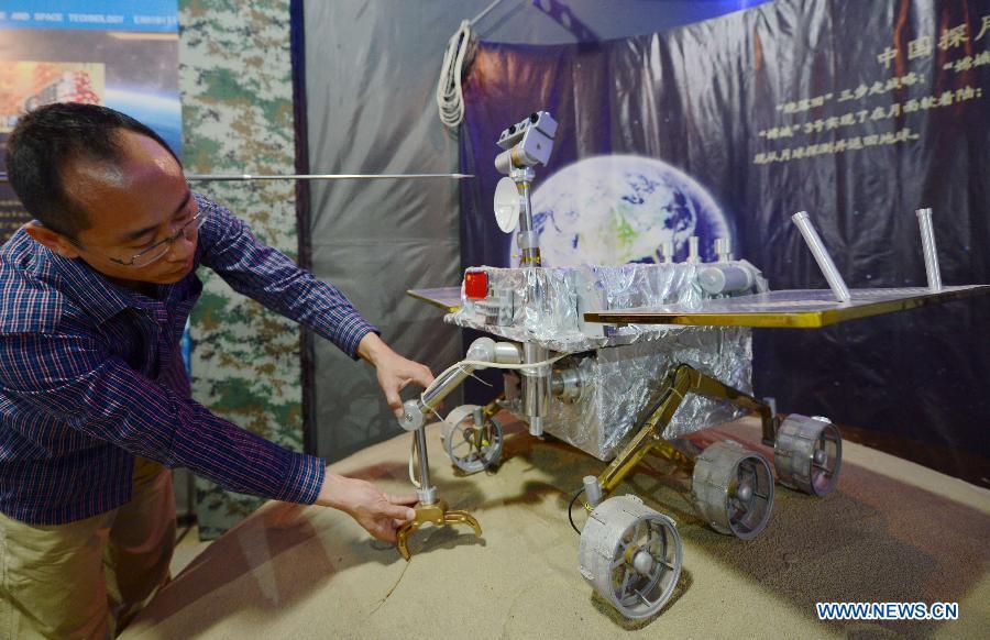Chinese space enthusiast builds folk aerospace exhibition hall(1/8)