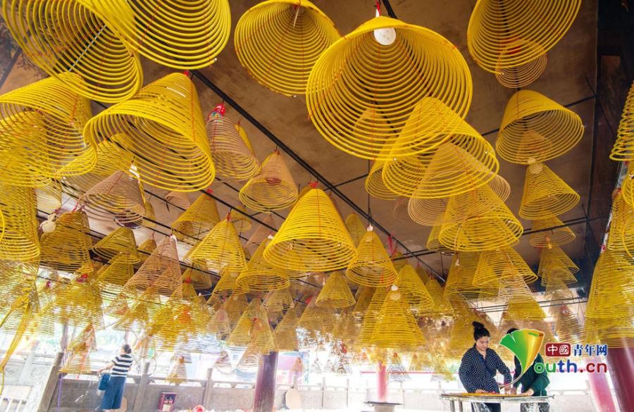 Devotees commemorate 1055th birthday of Mazu(1/5)