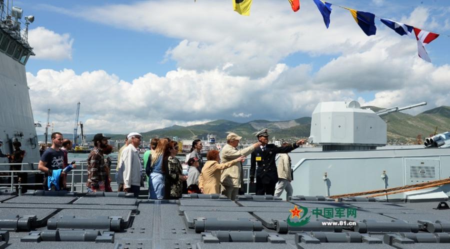 Chinese missile frigate attracts 3,000 visitors in Russia(1/6)