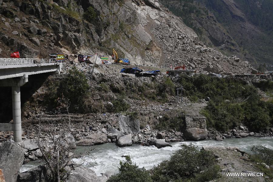 1 killed, 2 injured in Tibet after Nepal's latest quake(1/6)