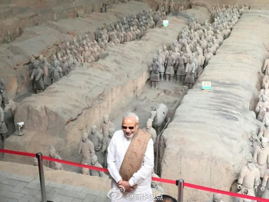 Indian PM visits Terracotta Warriors in Xi'an (1/5)