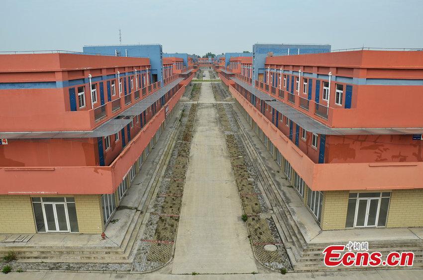 Ambitious project becomes ghost town in Anhui(1/3)