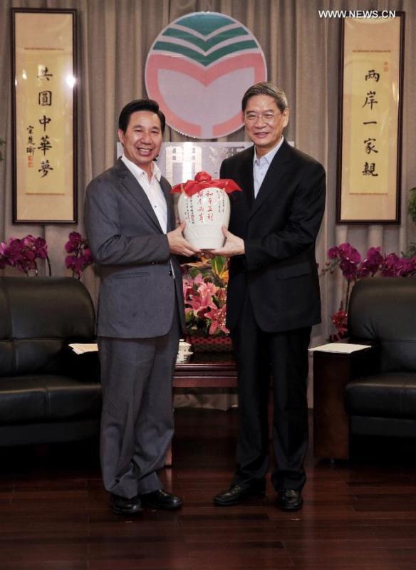 Mainland's Taiwan affairs chief arrives for Kinmen visit(1/5)