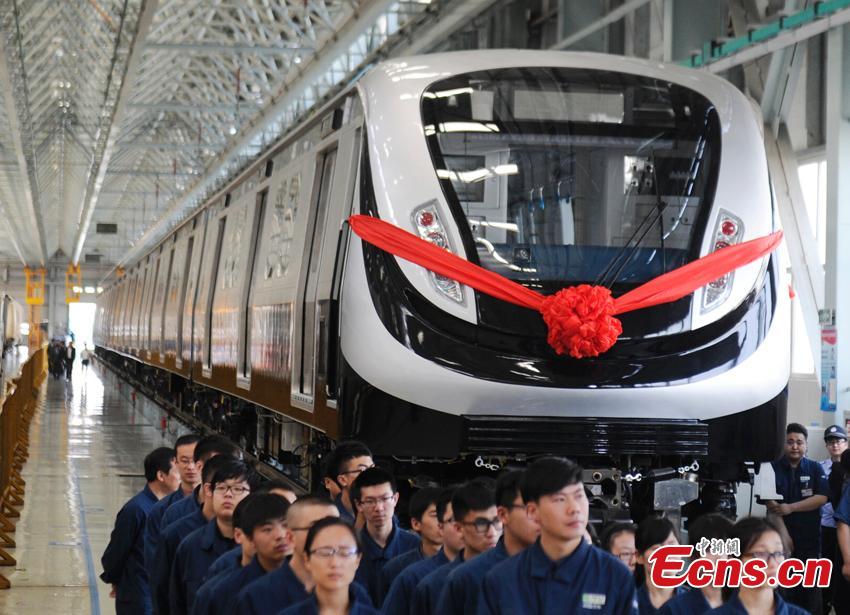 China delivers all 2016 Olympics subway trains(1/4)