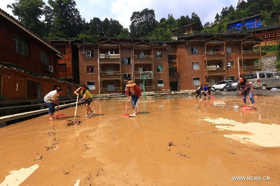 Rescue work underway after rainstorms in Guizhou(1/4)