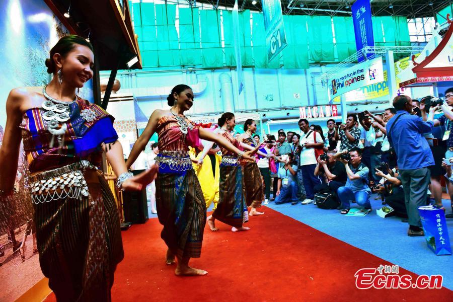 2015 China-ASEAN Expo Tourism Exhibition opens in China's Guilin (1/1)