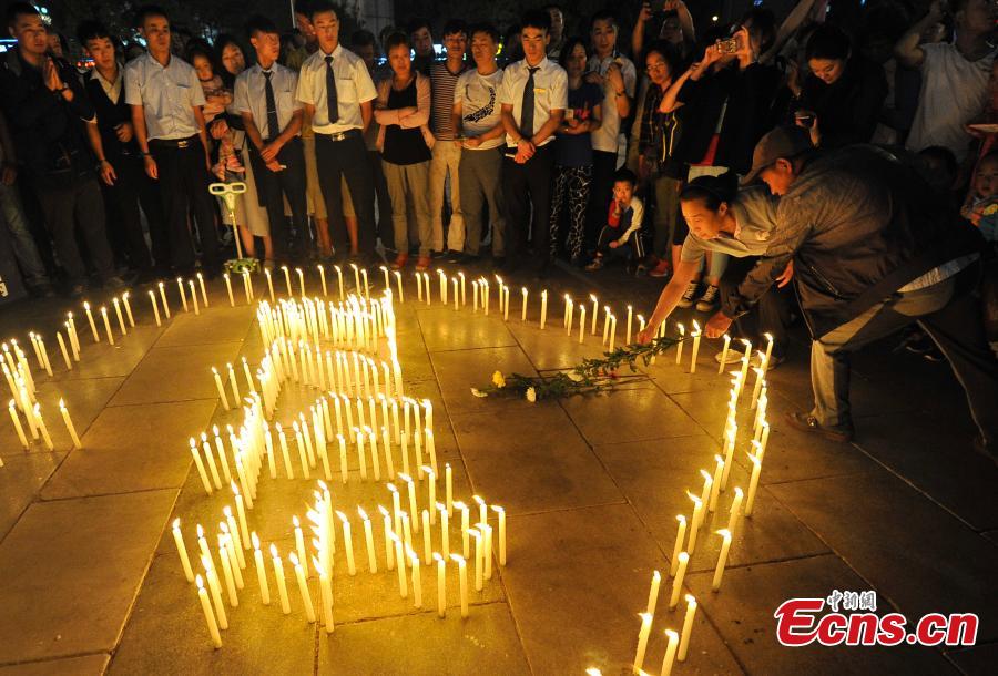 Residents pray for ship disaster victims in Shanxi(1/5)
