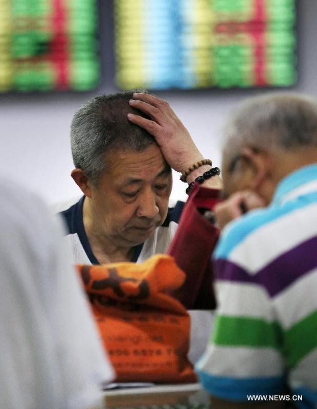 Chinese shares plunge over 3 pct Tuesday(1/4)
