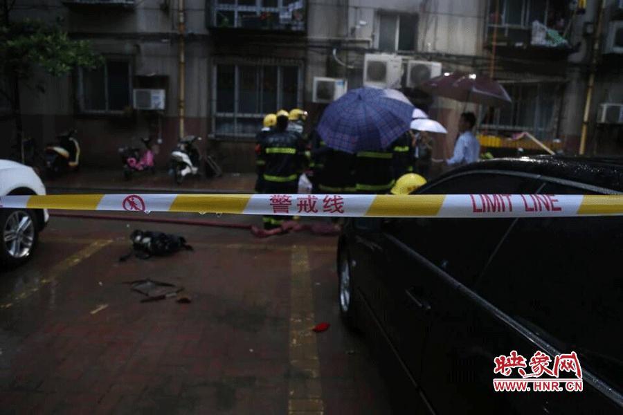 9 killed, 5 injured in C. China apartment fire(1/6)