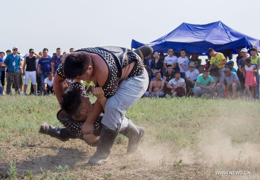 Nadam fair celebrated in China's Inner Mongolia(1/8)