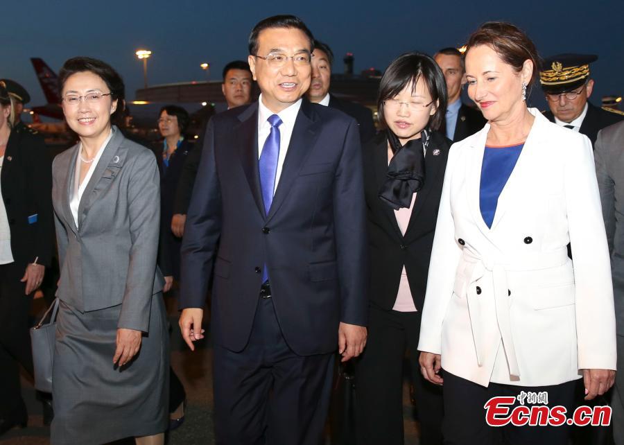 Premier Li arrives in France for official visit (2/2)