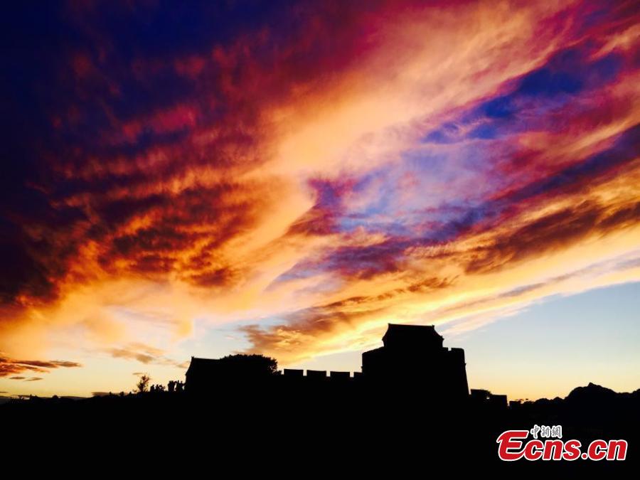 Spectacular clouds over Great Wall(1/3)