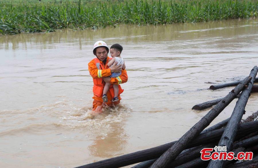 Heavy rain and flooding hit East China(1/10)
