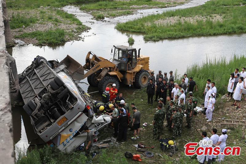 Death toll from NE China bus crash rises to 11(1/2)